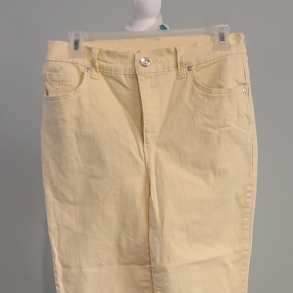 Gloria Vanderbilt crop jeans